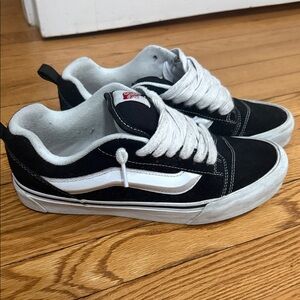 Vans Black & White Knu Skool